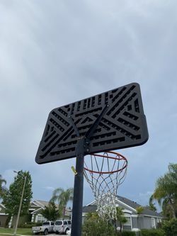 Lifetime Basketball Hoop Thumbnail