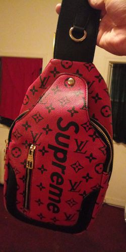 Louis x Supreme Shoulder Bag for Sale in Staten Island, NY -