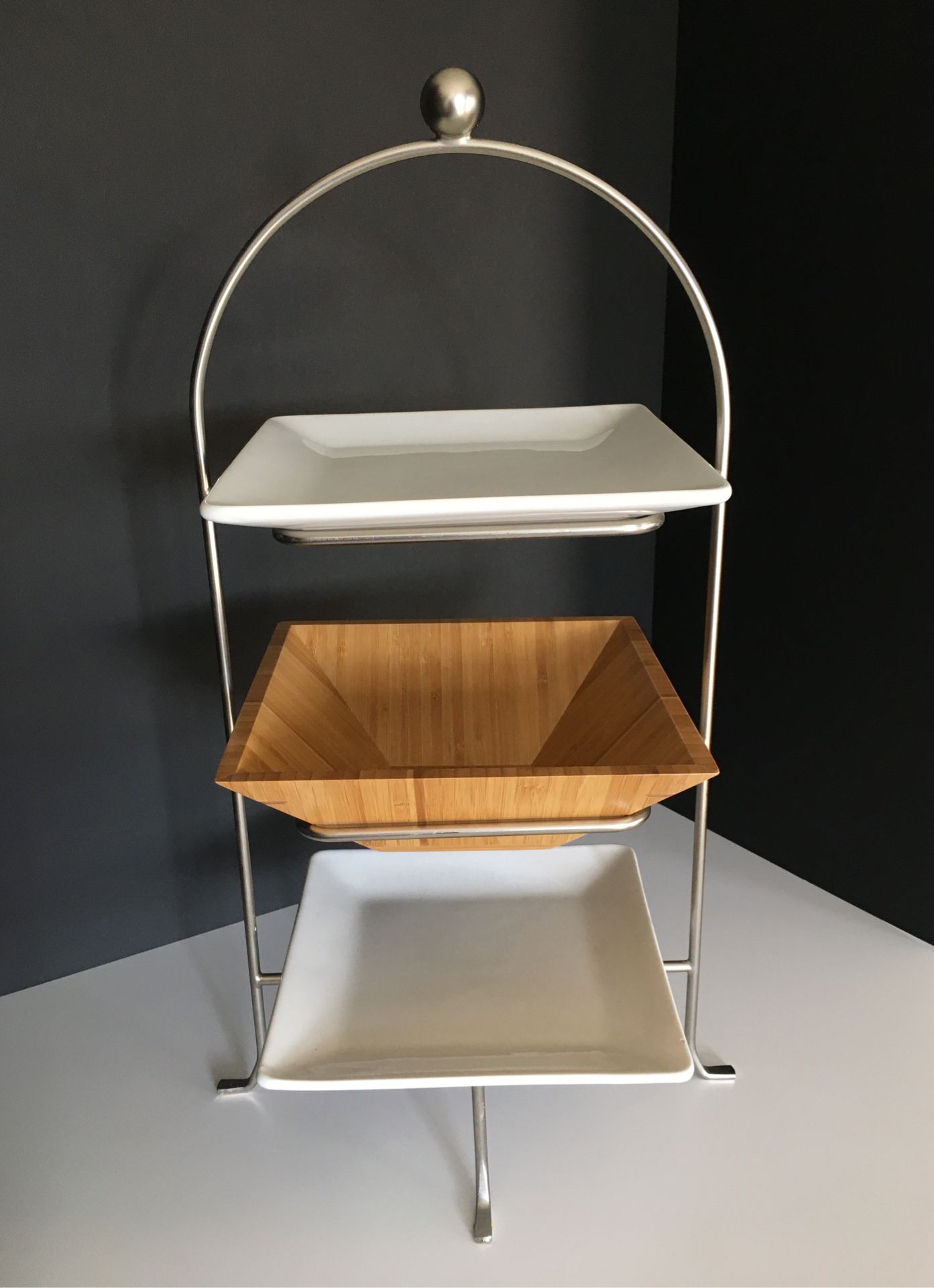Pampered Chef 3 Tier Serving Rack with 2 Plates & Bamboo Bowl