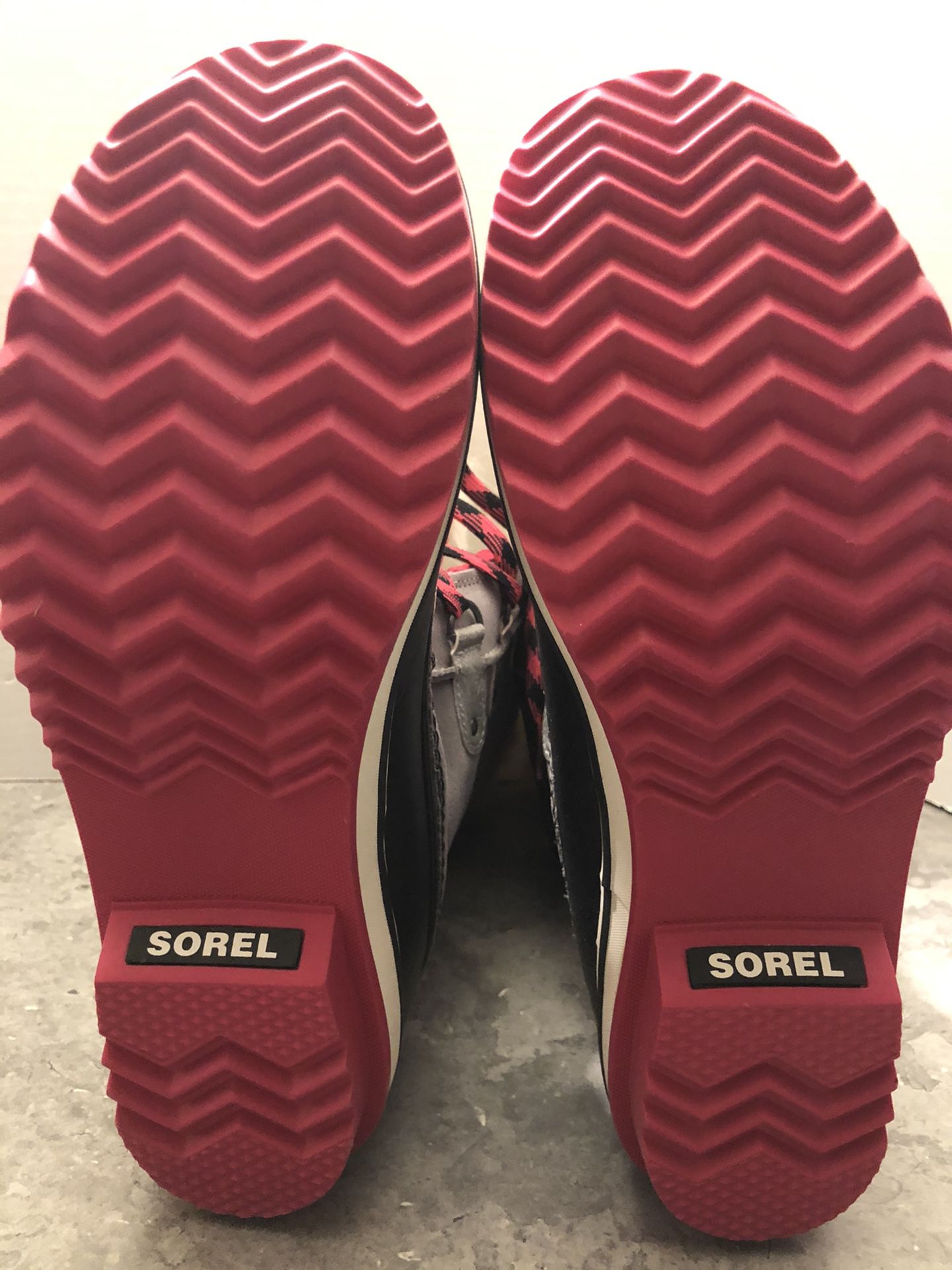 Sorel Tofino Snow Boots - Light Grey / Black Size: 7 Youth