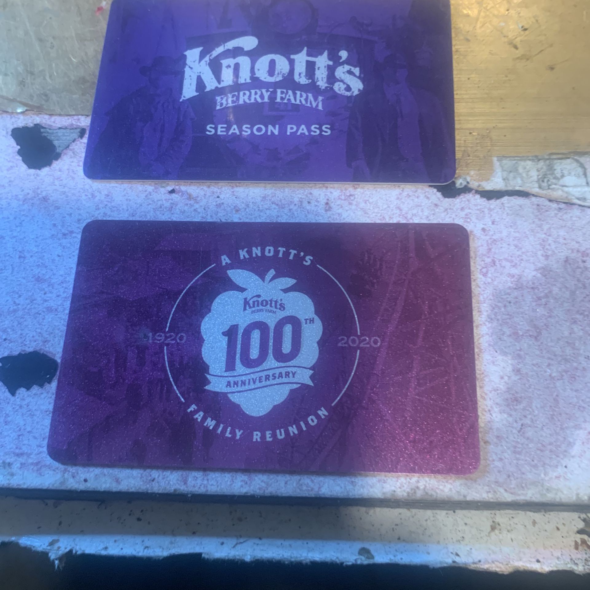 Knotts Berry Farms Season And Family Pass260$ Value Only 50