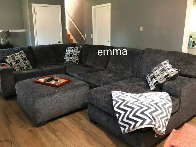 BRAND NEW | Ballinasloe Sectional with Chaise-(Smoke And Platinum Color) (Color Optional)👉 ASHLEY FURNITURE 