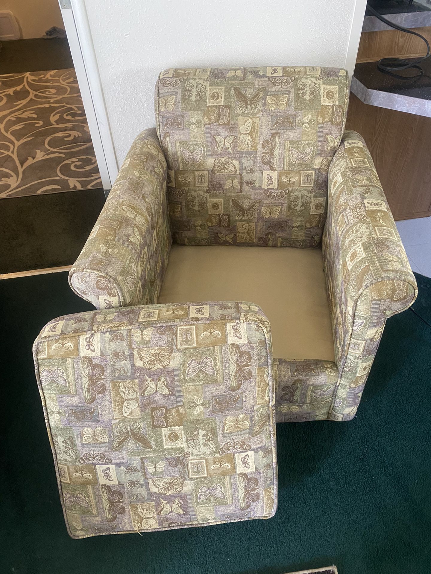 $135-(firm on price)-1 Medium size lightweight butterfly chair this is A regular size chair. (used) as32 inches wide by 33 inches tall by 32 inches de