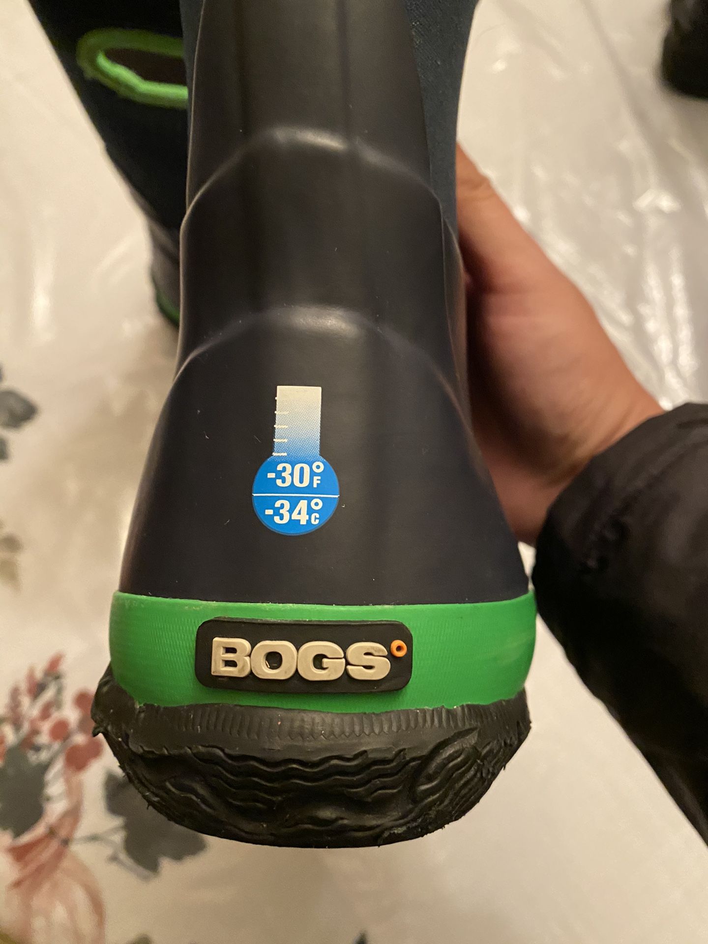 Kids Size 6 Rain Snow Boots Size 6 In Beautiful Condition