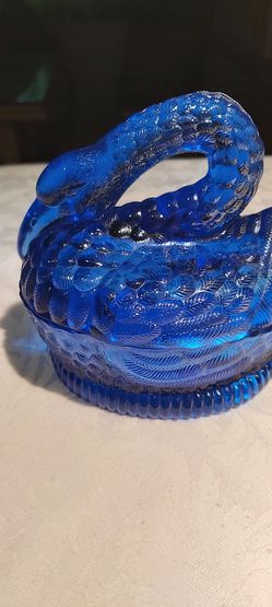 Vintage Heisey Cobalt Blue Glass Swan On A Nest  Thumbnail