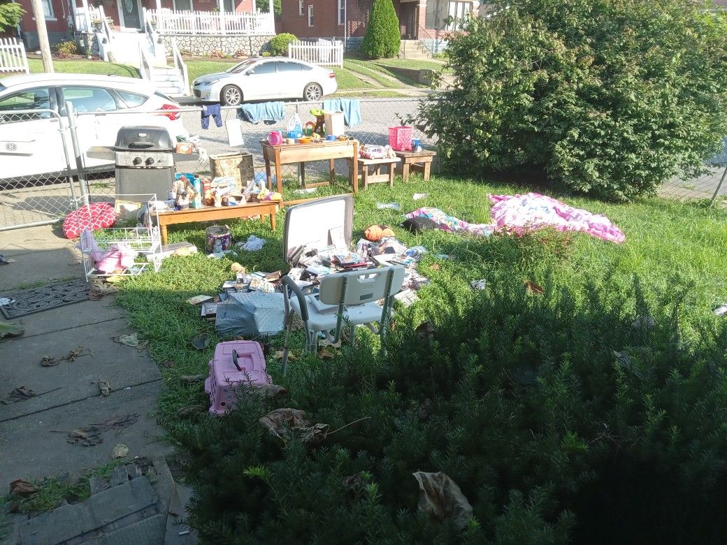 We R Selling Our House For 1000 Dollars