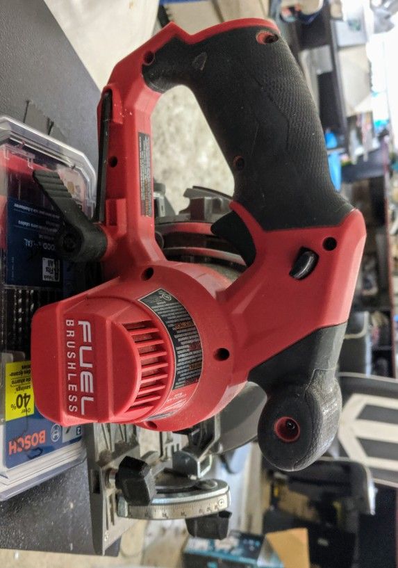12v Milwaukee FUEL Circular Saw