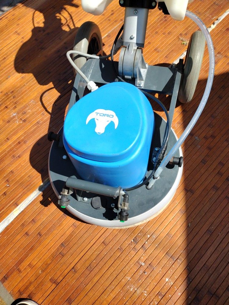 Toro- 1725 watt Floor Scrubber