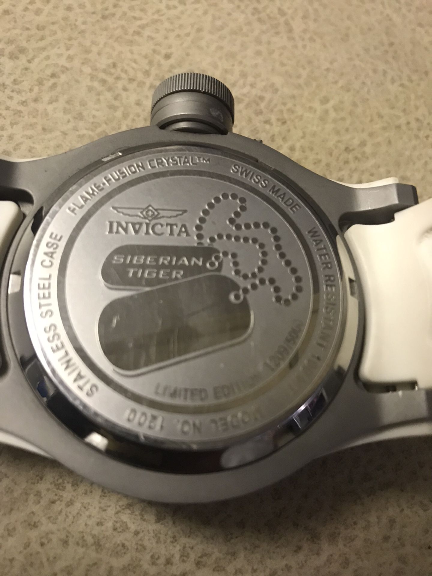 Invicta White Siberian Tiger Model 1200