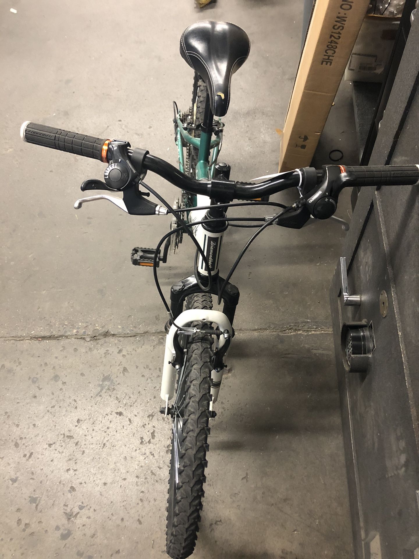 Diamondback Tess 24 Mountain Bike for Sale in Sun City West, AZ - OfferUp