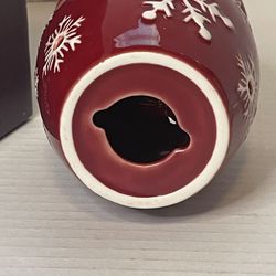 Scentsy Snowflake - Red plug in warmer with new bulb & 1 package of wax melts  Thumbnail