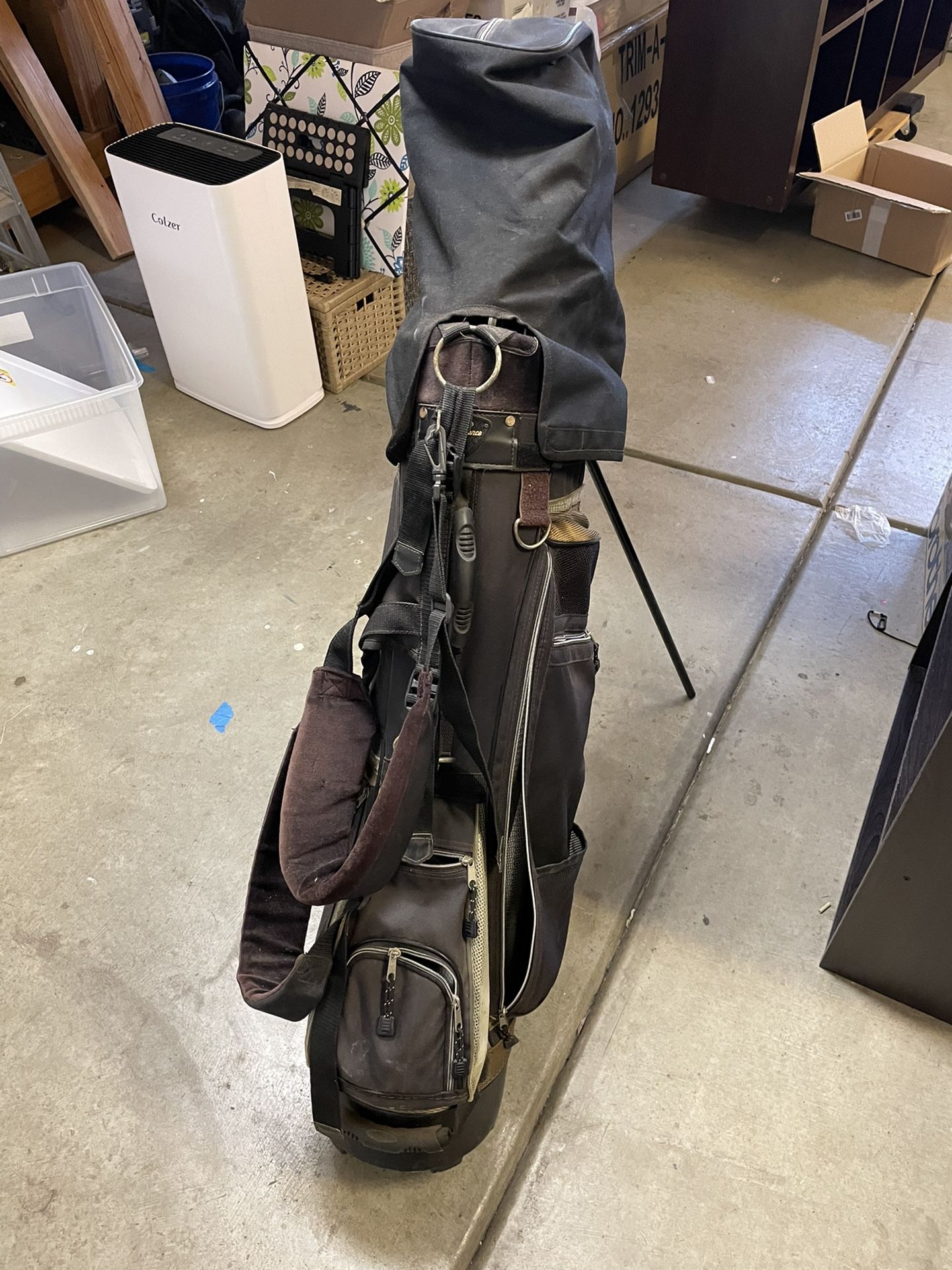 Gulf Clubs With bag, Balls And Tees
