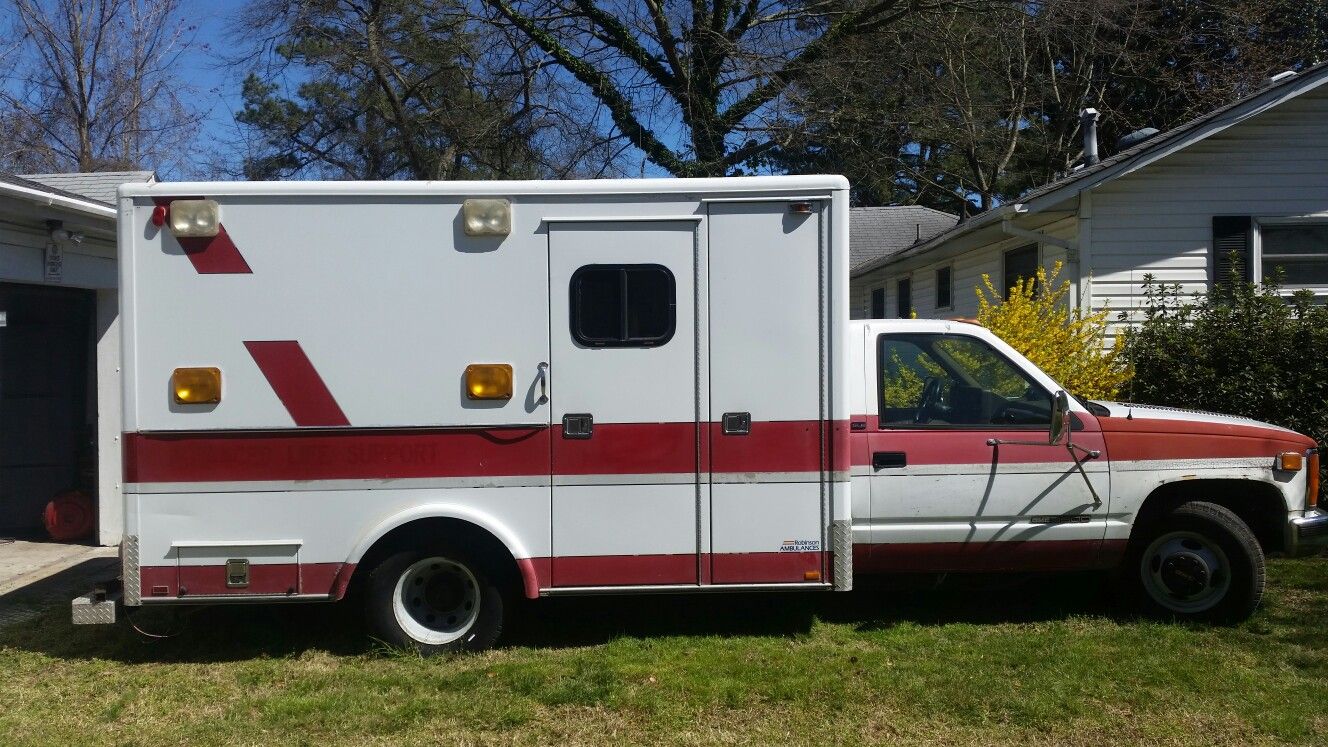 1993 gmc 3500hd ambulance /camper for Sale in Virginia Beach, VA - OfferUp