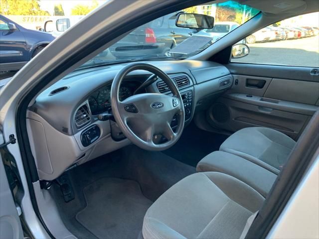 2003 Ford Taurus