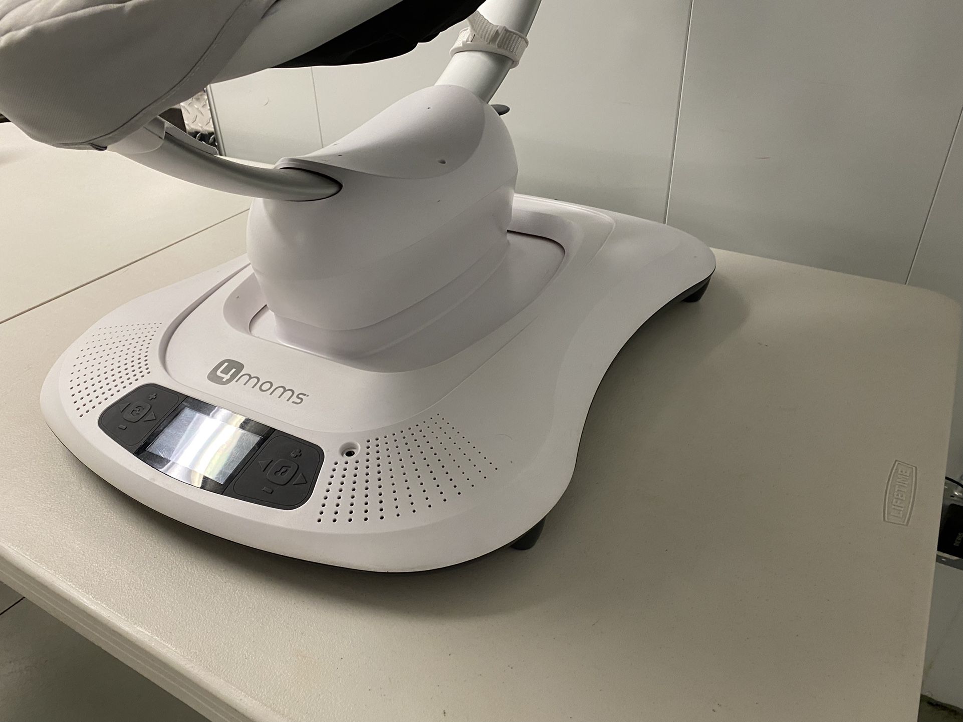 4Moms Mamaroo Multi Motion Infant Baby Swing