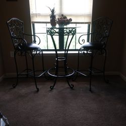 Bistro style table with 2 chairs Thumbnail