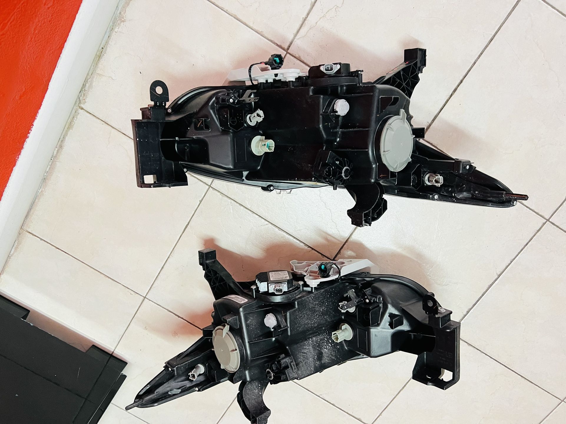 INFINITI QX60 headlights
