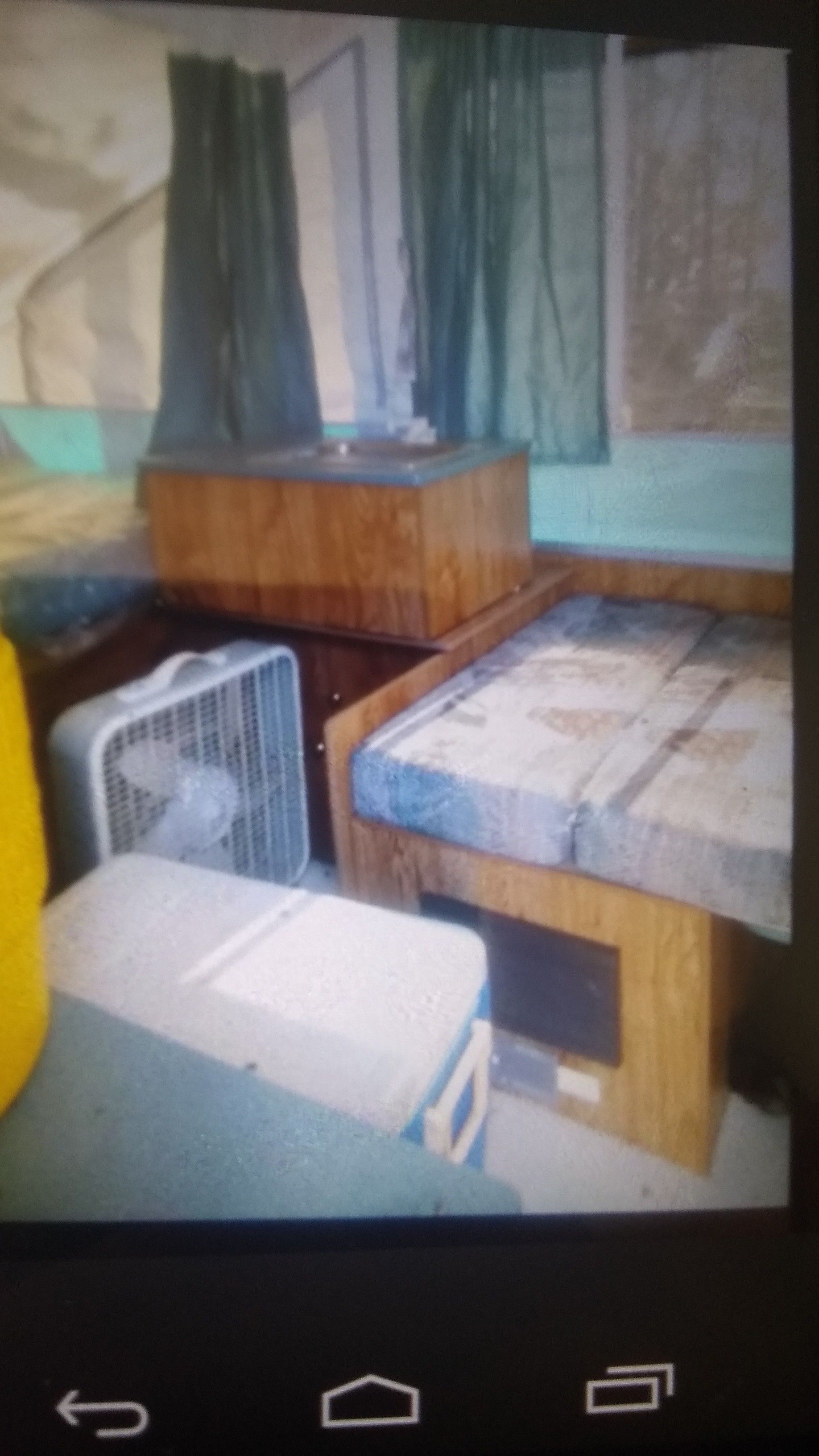 Viki. 1998 pop-up camper