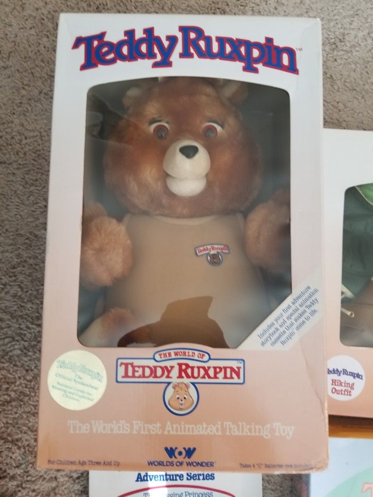 1985 Teddy Ruxpin Mint In Box With Extras.
