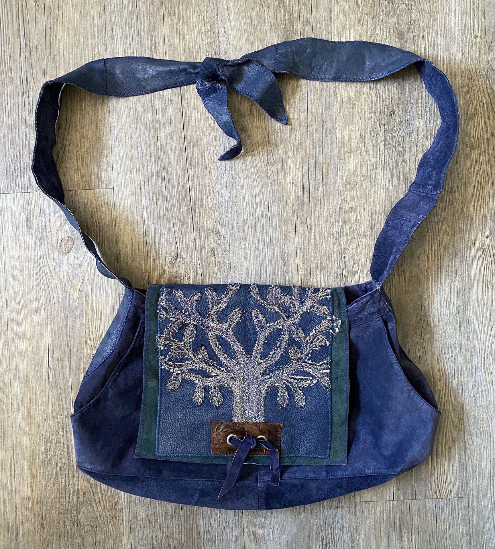 Inherited Leather Tree Of Life Genuine Leather Navy Blue Women's Cross Body Bag