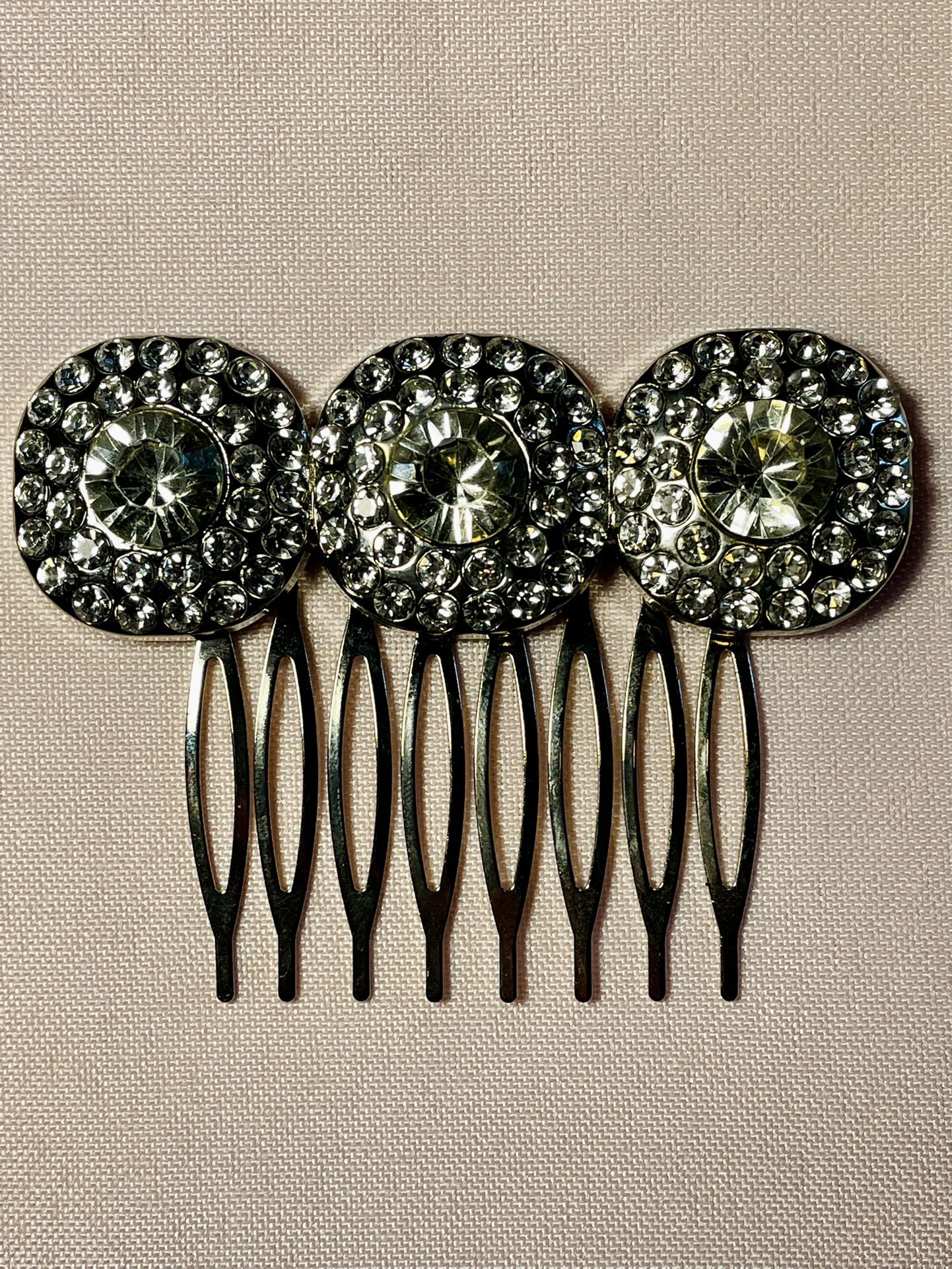 Beautiful crystal hair comb for wedding/ hair accessory/ bride hair comb