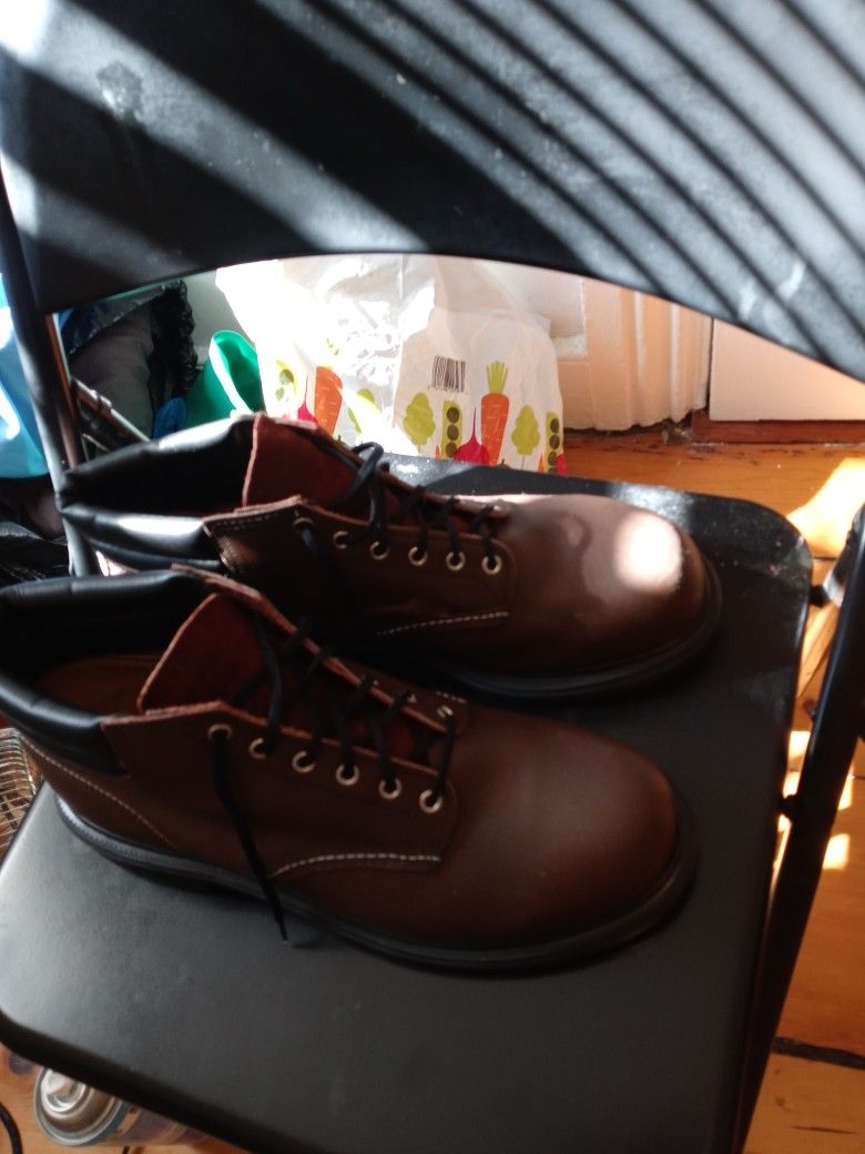 Brand new Never Worn Mens Red Wing Boots