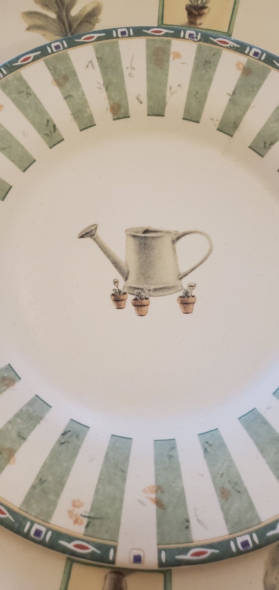 Pfaltzgraff dish setting for four - Naturewood
