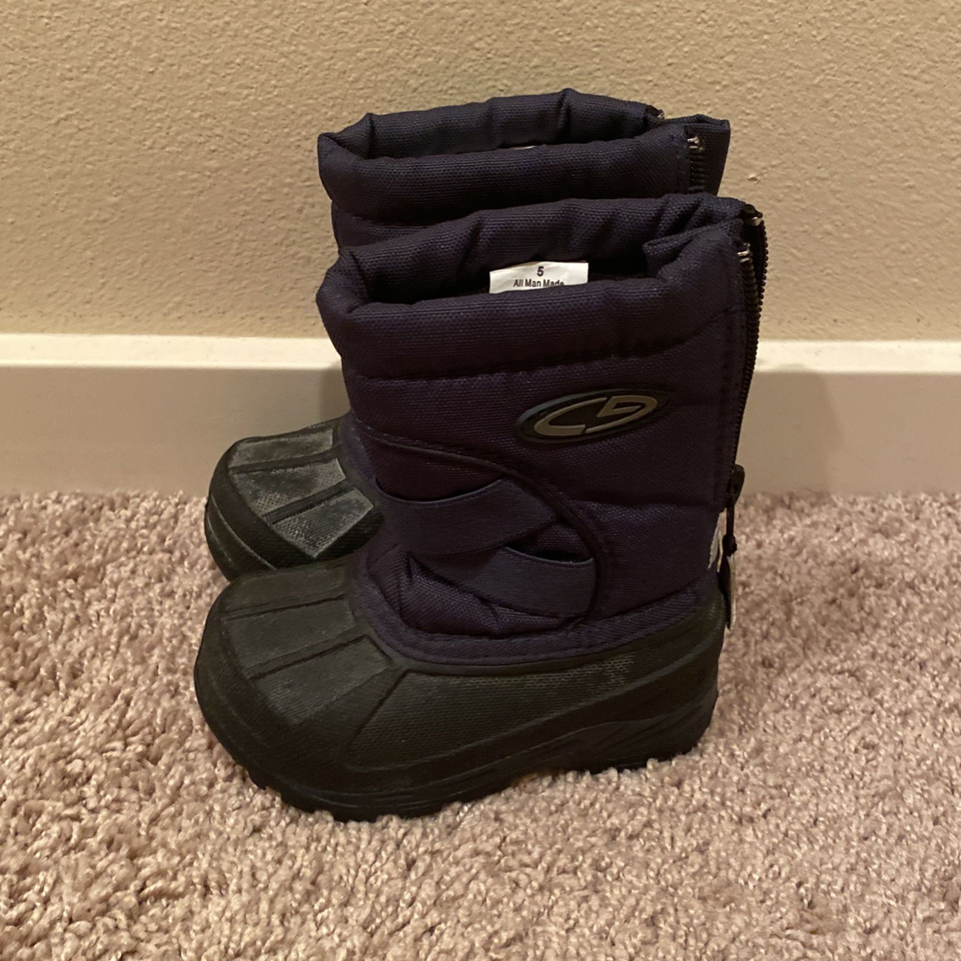 Toddler Snow Boots - Size 5 - $10