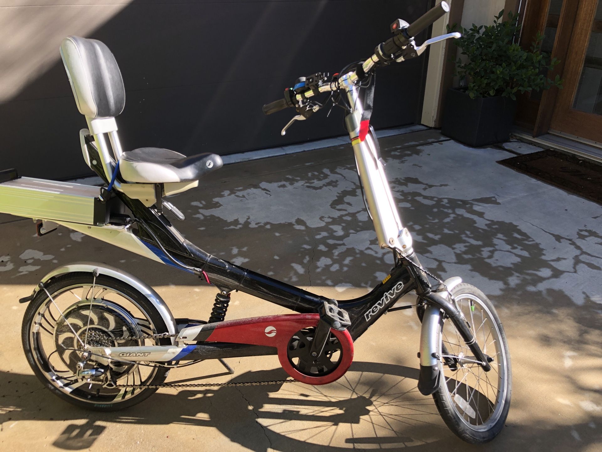 Giant Revive Bike, electric and pedal for Sale in Glendale, CA OfferUp