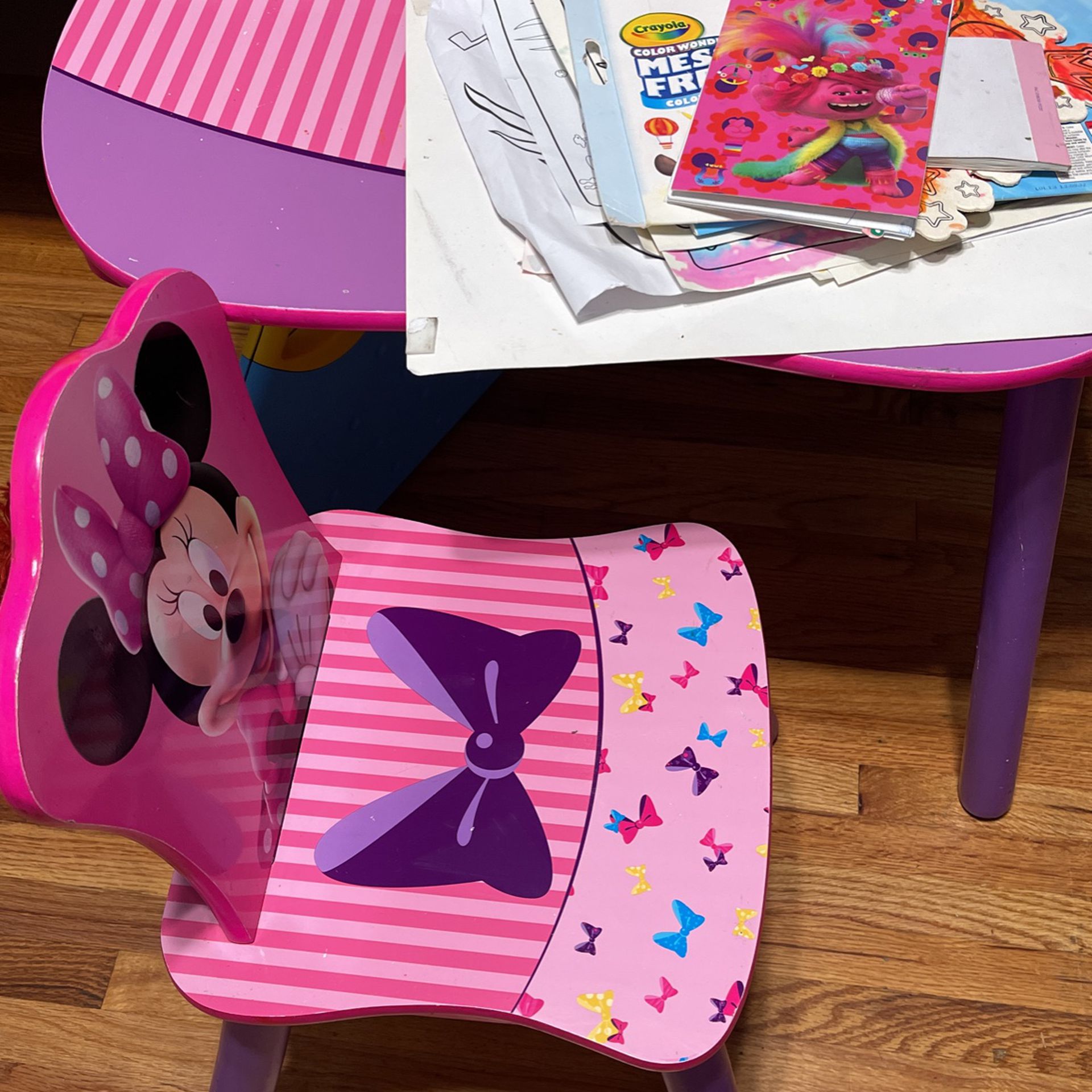 Mini Mouse Desk And Chair