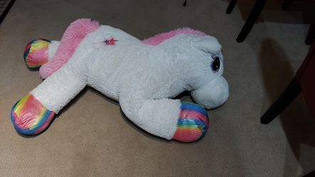 Giant Stuffed Unicorn Thumbnail