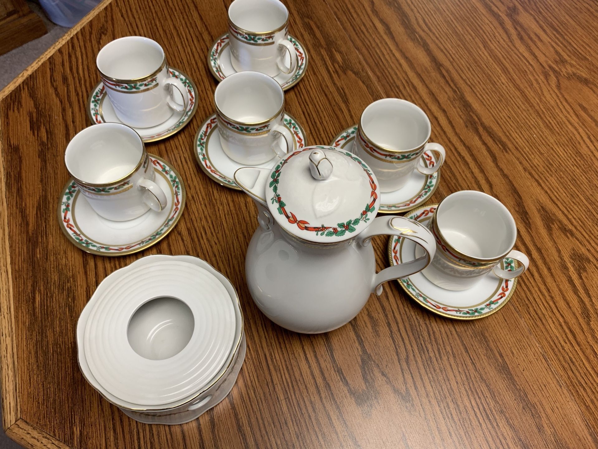 Bavarian China 16 pc Coffee Set w/ Christmas Holly Ribbons, Bows & Evergreen with Gold Trim