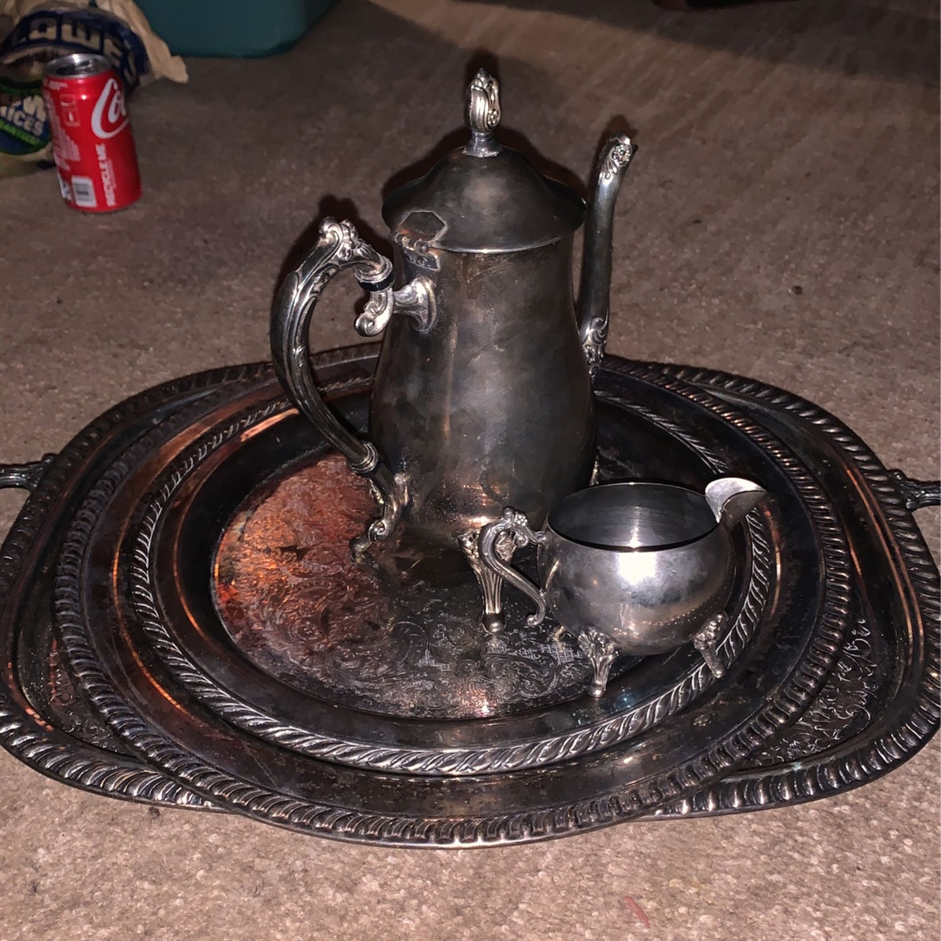 silver diner plate and pot