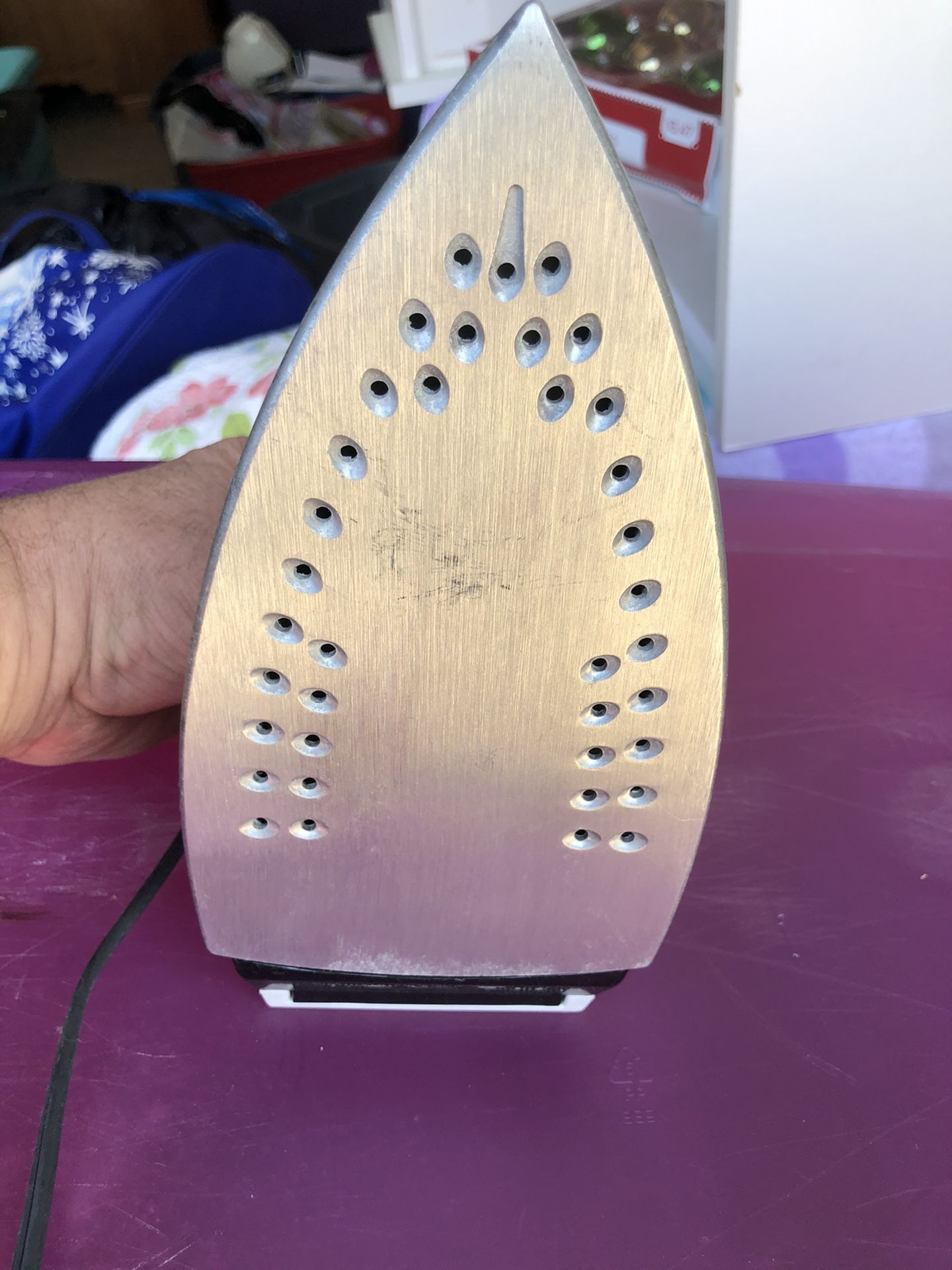 Ultra Ease Proctor Silex Electric Steam Iron, model 17109