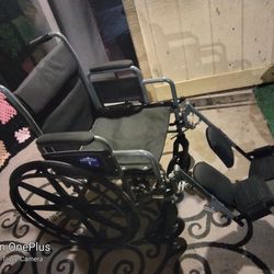 Very Nice Wheel Chair Hardly Used, Detachable Moving Legs With Foot Rests And Wheel Locks Thumbnail