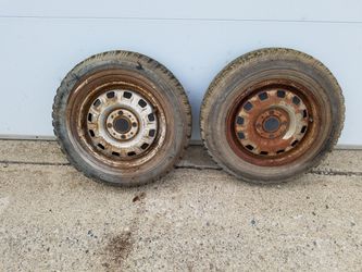 2 Plymouth Horizon studded snow tires and rims Thumbnail