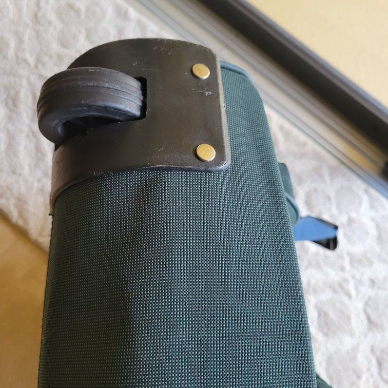 Perry Ellis Rolling Duffle Bag