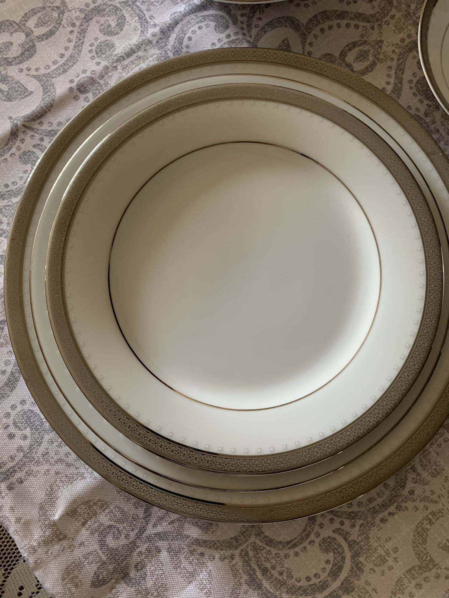 Noritake dinnerware set for 8