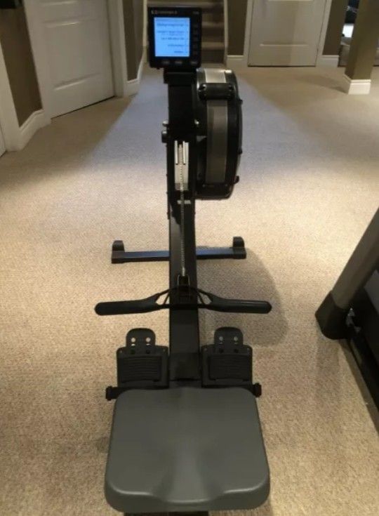 concept 2 indoor rowing machine with pm5 monitor