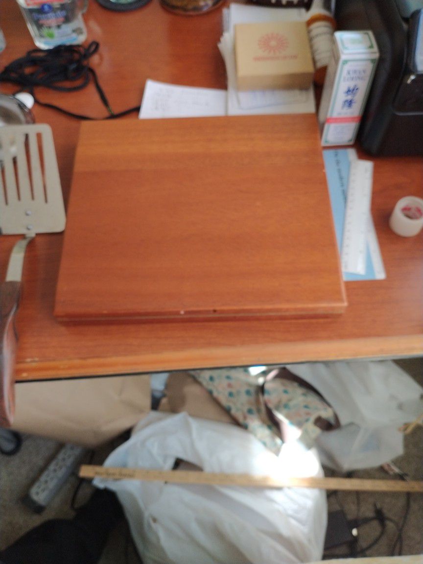 Vintage 12 Piece Mahogany handle Cutco Table Knive Set In Mahogany Box