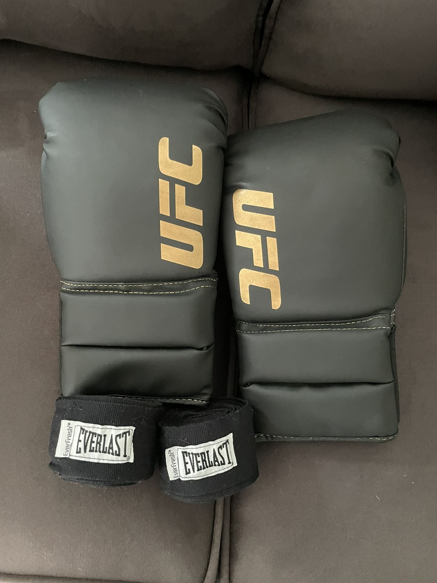 UFC BOXING GLOVES
