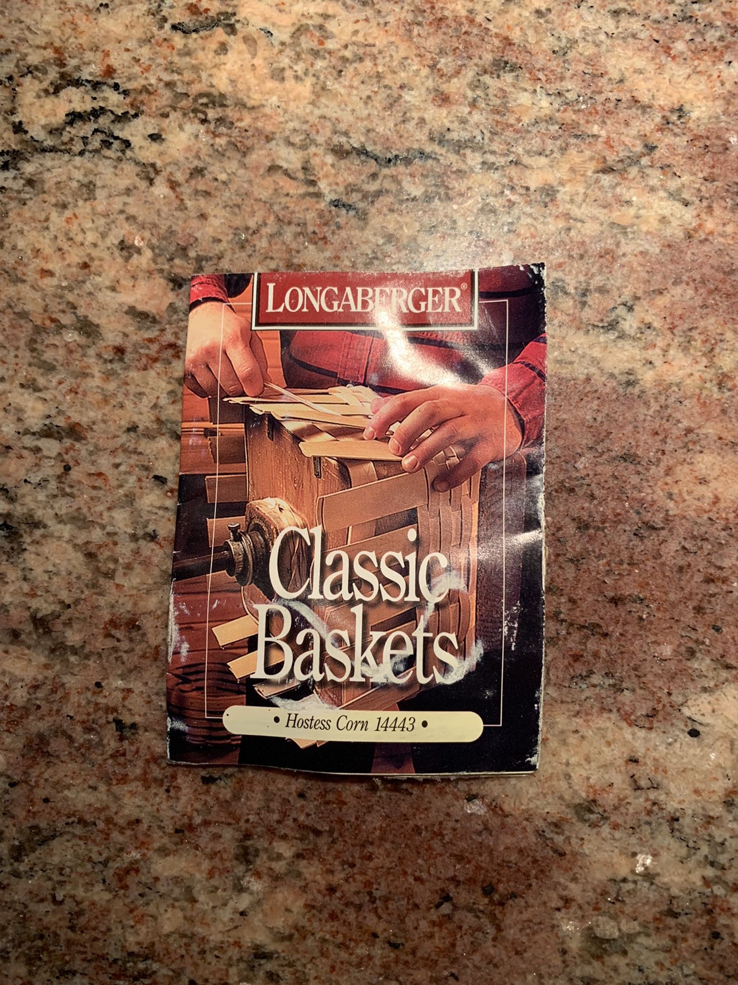1998 Longaberger Hostess Corn Basket & Protector