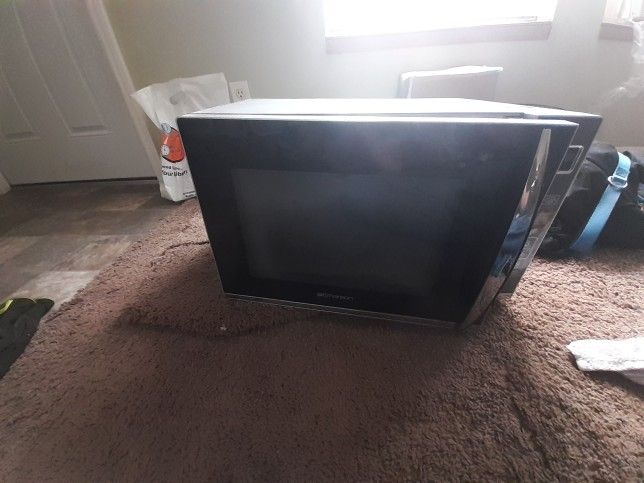 Emerson Microwave 1100 Watts