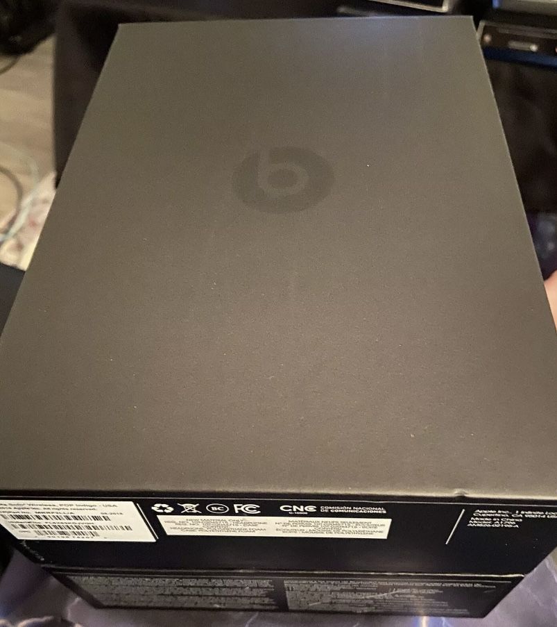 Beats Solo 3 Wireless Pop Collection (Indigo color)