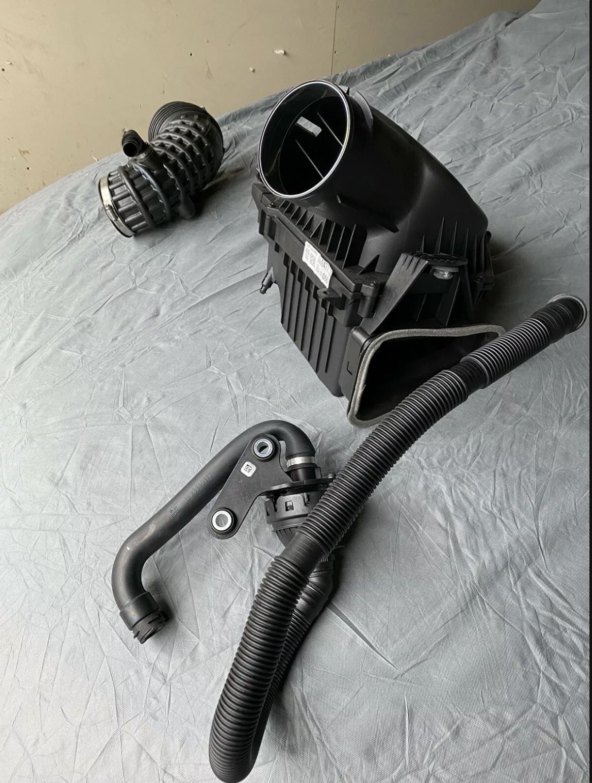 2019 Camaro SS 6.2L Oem Intake (No maf Sensor)