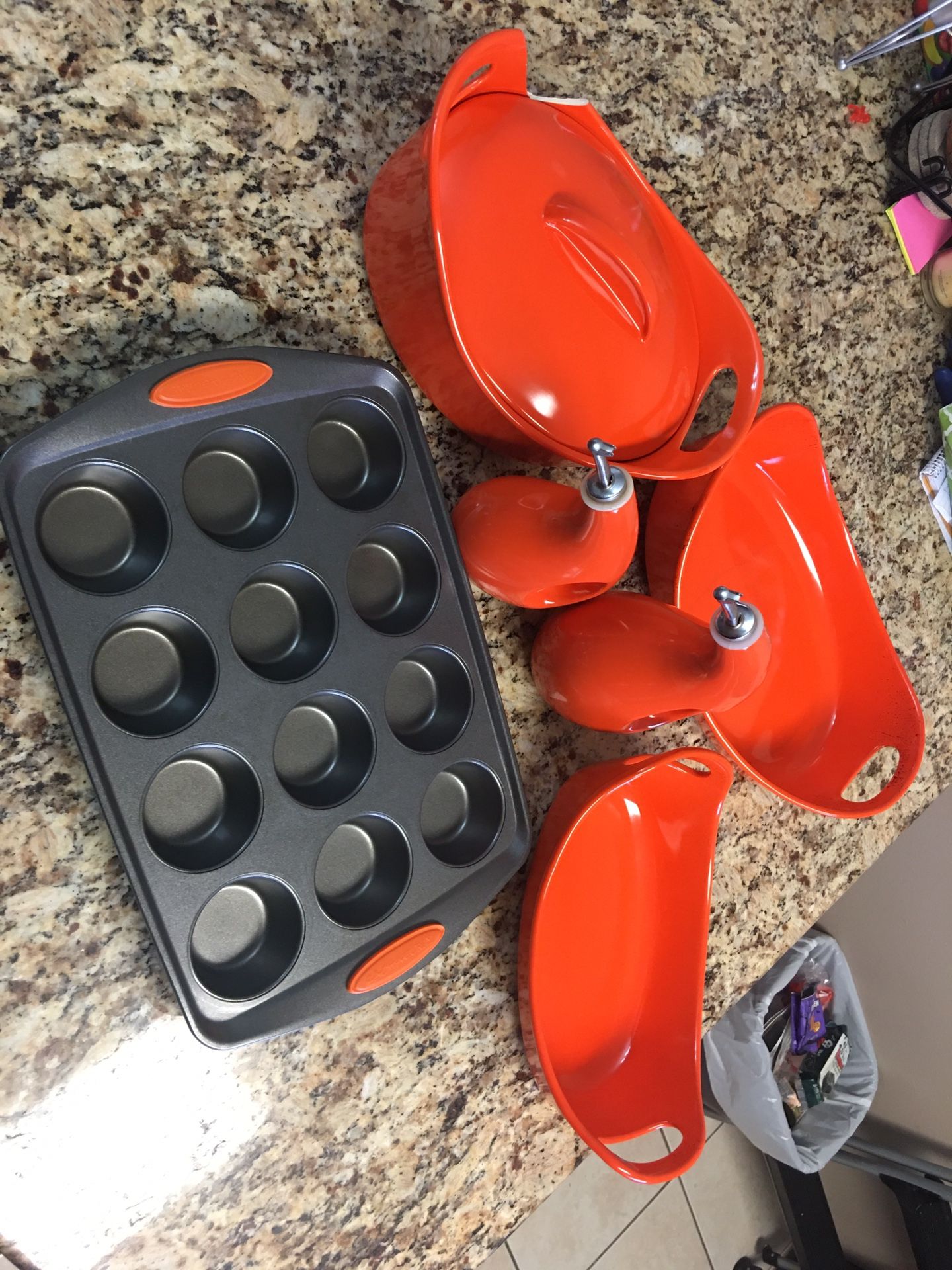 Rachel Ray Bakeware | Casserole dishes, Non-Stick Muffin Sheet Pan, & EVOO and Vinegar Bottle Set