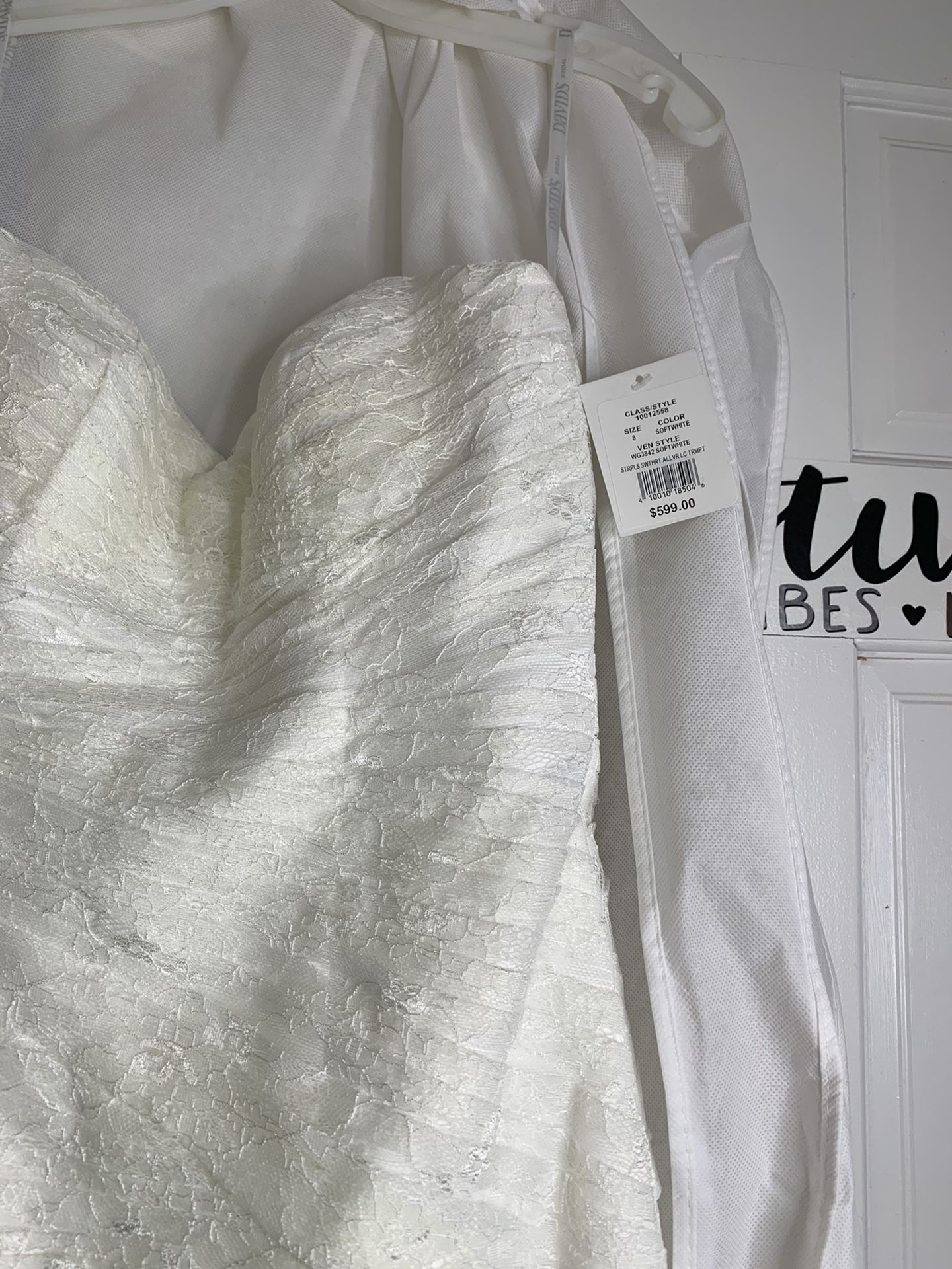 Never Worn Or Altered Mermaid Wedding Dress