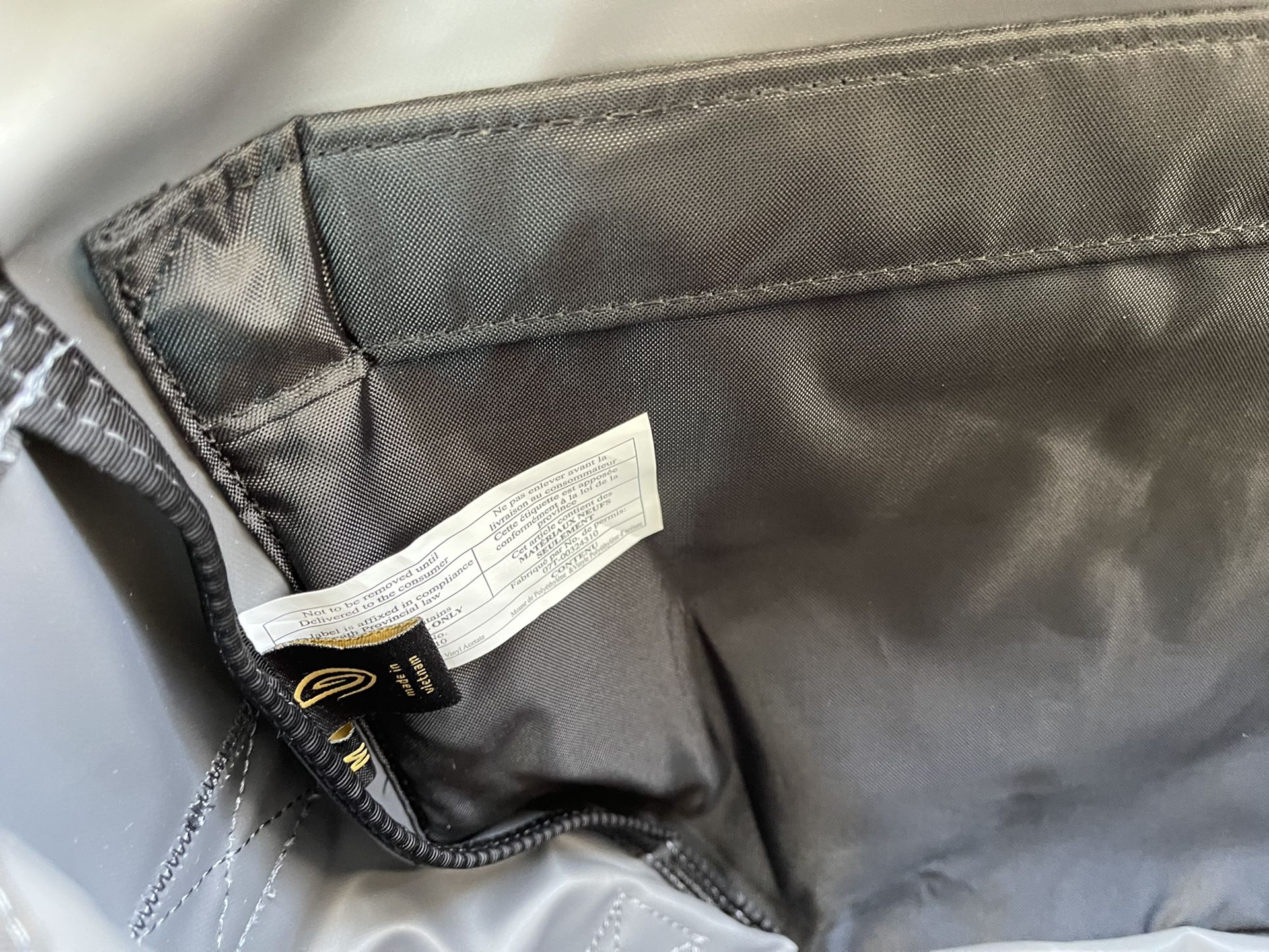 Timbuk2 classic messenger size crossbody M