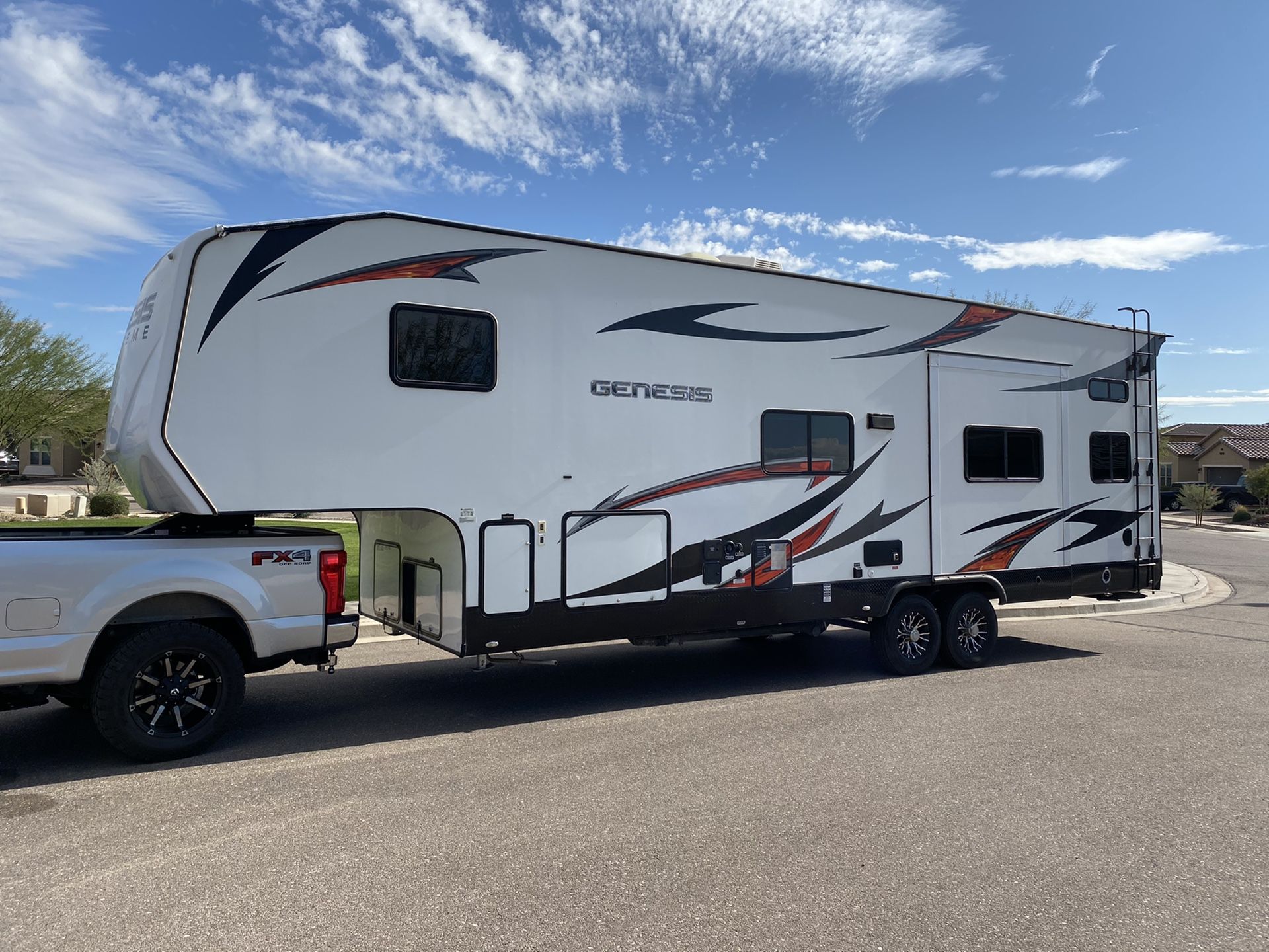 2015 Genesis Supreme Toy Hauler for Sale in Sun City, AZ OfferUp