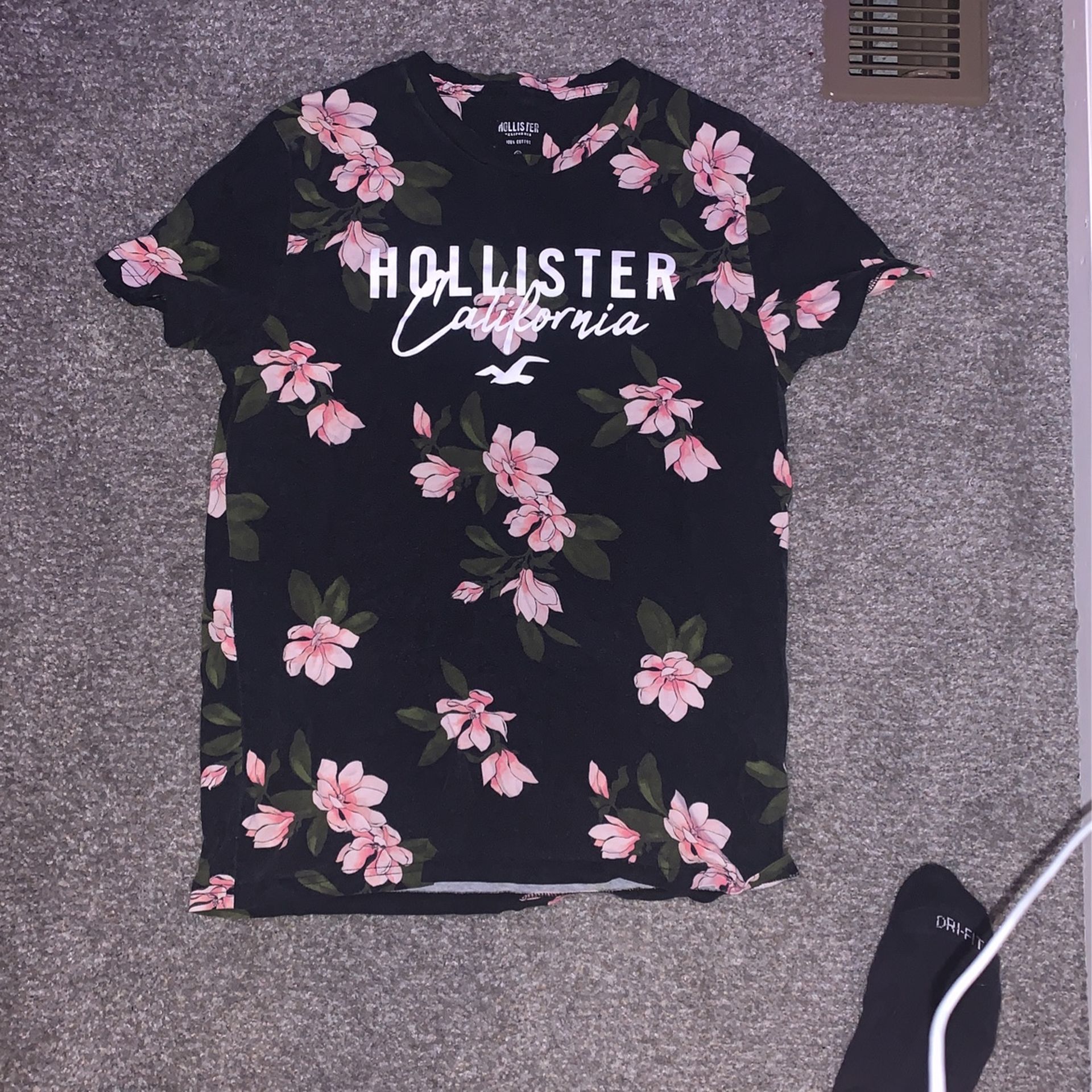 hollister Tshirt